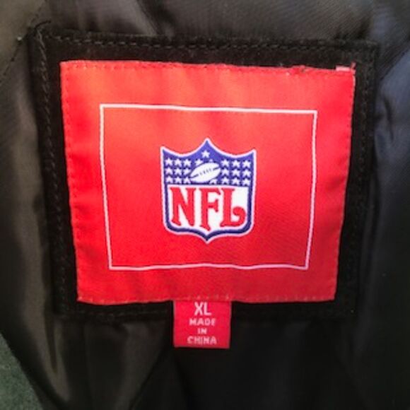 Full Zip . Size: Extra Large {46-48} Varsity . Bomber Jacket . Green Bay Packers - Picture 5 of 6